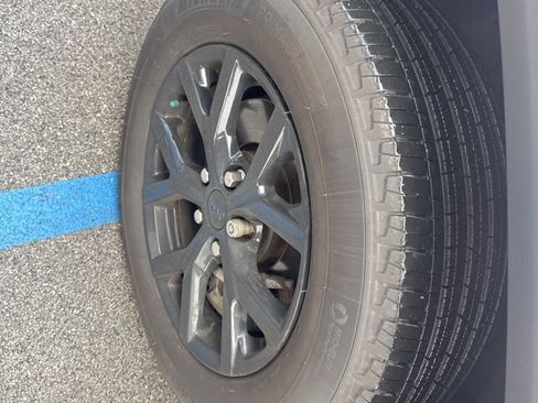 Used 2024 Jeep Grand Cherokee L Altitude image 12