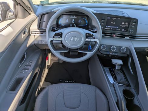 New 2026 Hyundai Elantra SE image 16
