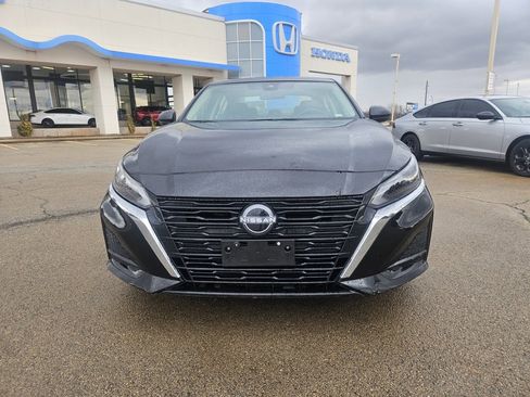 Used 2025 Nissan Altima 2.5 SV image 2