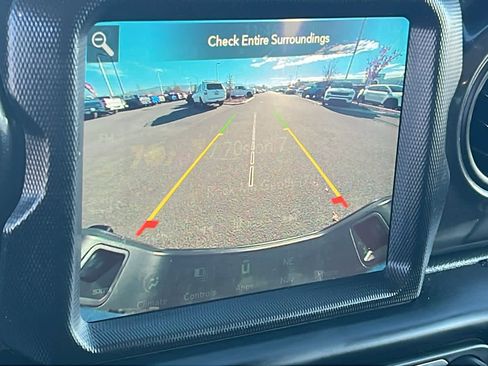 Used 2022 Jeep Gladiator Sport image 16