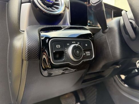 Used 2020 Mercedes-Benz CLA 250 image 36