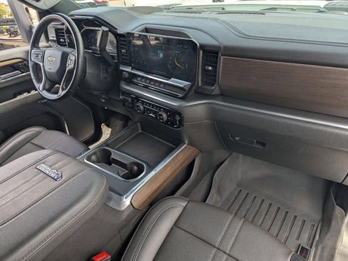 Used 2024 Chevrolet Silverado 3500 High Country w/ High Country Premium Package image 13