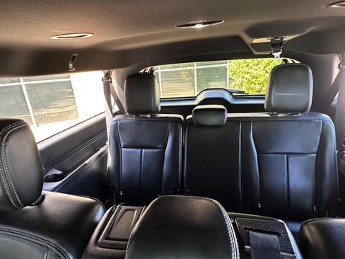 Used 2019 Ford Expedition Max XLT image 9