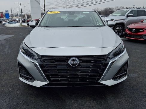 Used 2023 Nissan Altima 2.5 SV image 2