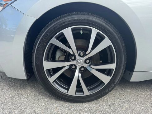 Used 2017 Nissan Maxima 3.5 SV image 18
