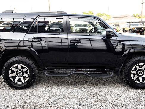 Used 2017 Toyota 4Runner TRD Off-Road image 19