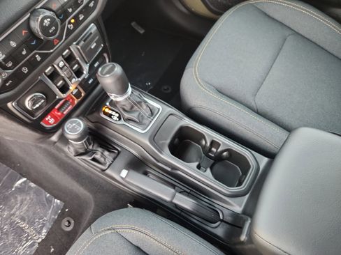 New 2025 Jeep Gladiator Willys image 16