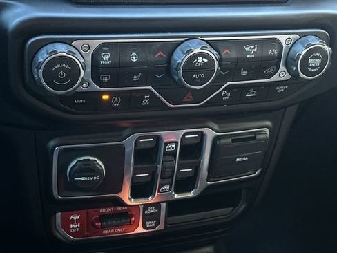 Used 2021 Jeep Wrangler Unlimited Rubicon AWD/4WD image 22