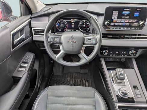 Used 2024 Mitsubishi Outlander SE image 18
