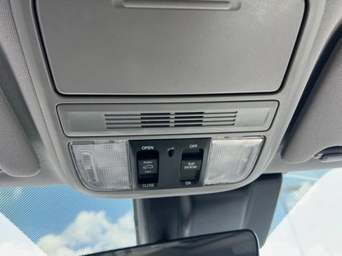 Used 2018 Honda Odyssey EX-L image 24
