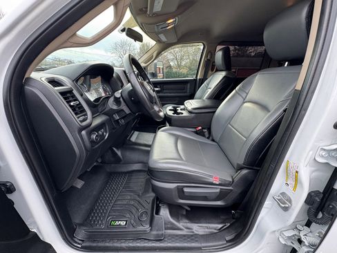 Used 2019 RAM 3500 Tradesman w/ Chrome Appearance Group image 15