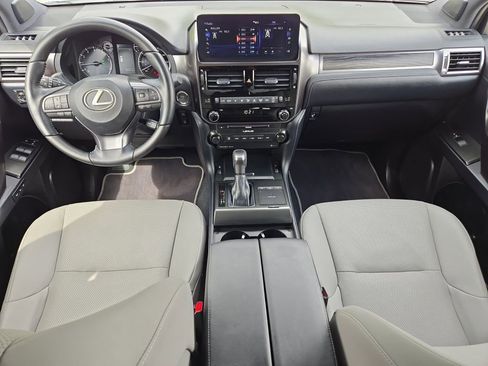 Used 2023 Lexus GX 460 image 17