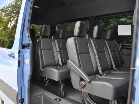 Used 2023 Mercedes-Benz Sprinter 2500 image 43