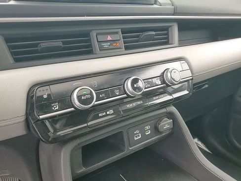 Used 2023 Honda Pilot Touring image 21