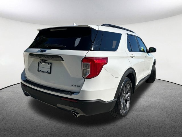 Used 2021 Ford Explorer XLT w/ Equipment Group 202A AWD/4WD image 17