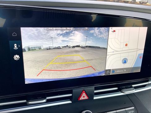 Used 2025 Hyundai Elantra SEL FWD image 26