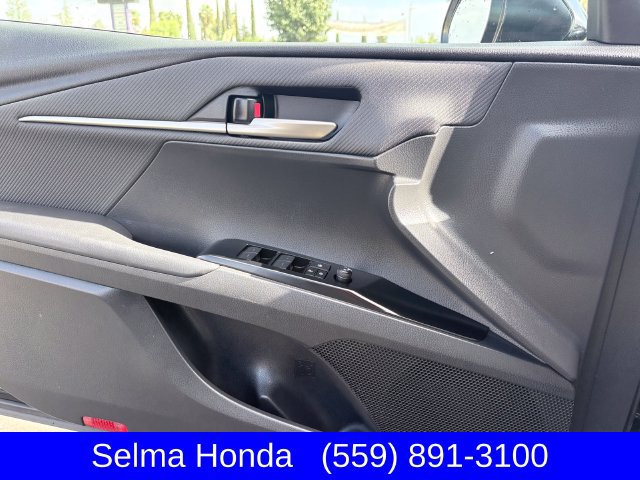 Used 2025 Toyota Camry SE FWD image 11