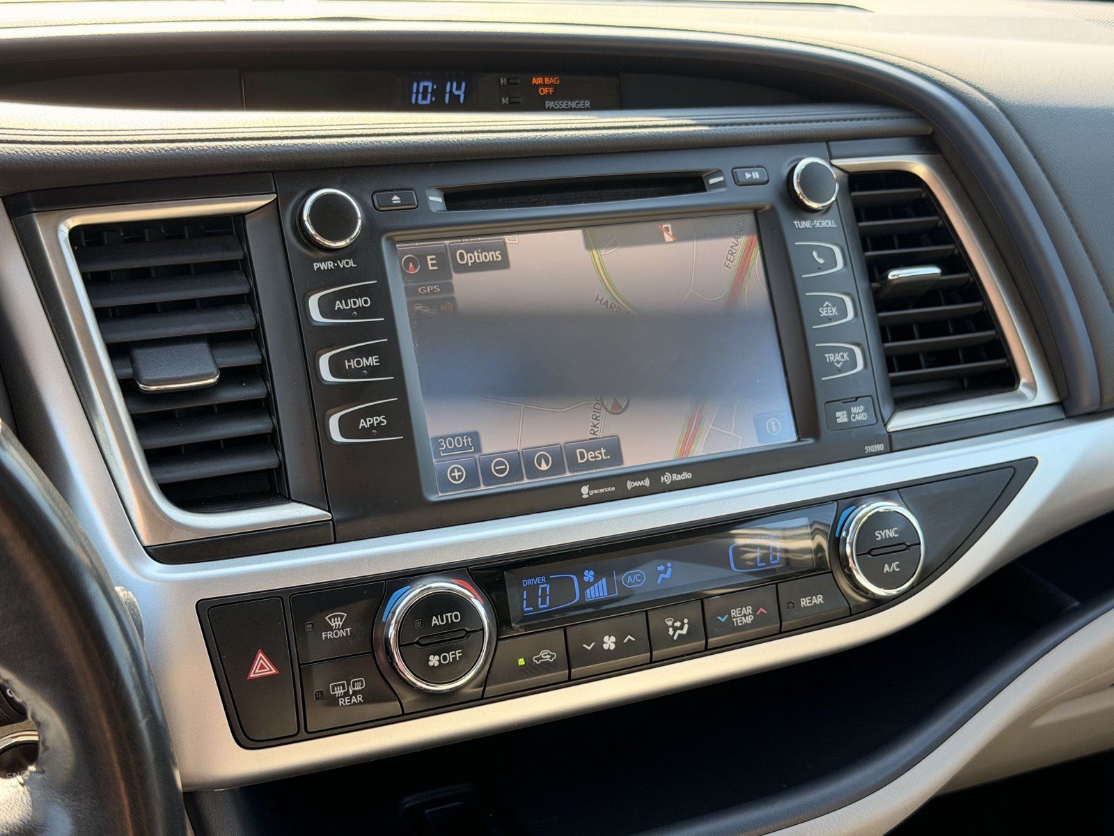 Used 2019 Toyota Highlander XLE FWD image 24