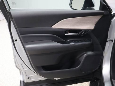 Used 2024 Toyota Grand Highlander Platinum image 13