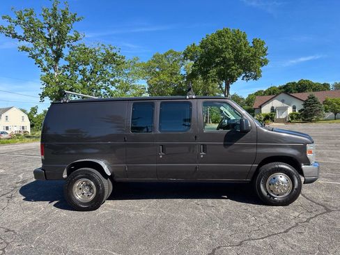 Used 2014 Ford E-250 and Econoline 250 w/ Power Group RWD image 9