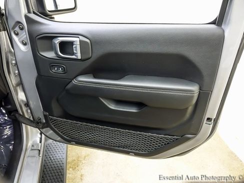 Used 2021 Jeep Wrangler Unlimited Sahara w/ Dual Top Group image 23