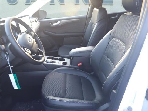 Used 2025 Ford Escape PHEV image 17