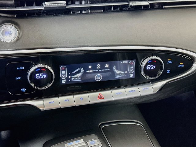 Used 2025 Genesis GV70 2.5T AWD/4WD image 21