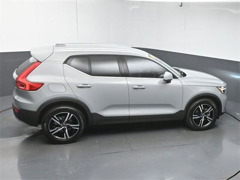 Used 2025 Volvo XC40 B5 Core image 49