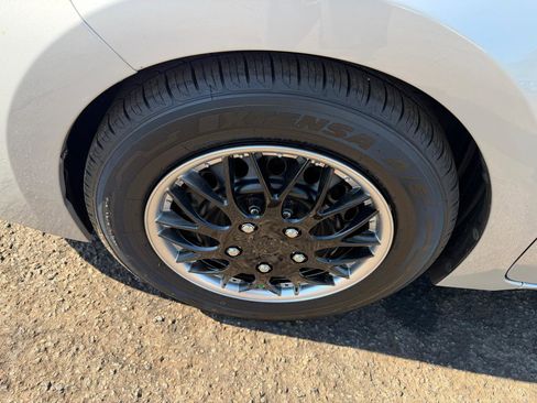 Used 2019 Toyota Corolla LE image 25