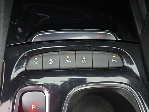 Used 2022 Buick Envision Essence w/ Sport Touring Package image 25