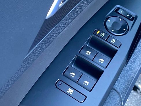 Used 2026 Kia Sportage EX w/ EX Panorama Roof Package image 11