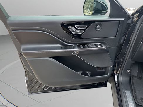 Used 2022 Lincoln Aviator Reserve w/ Elements Package Plus image 25