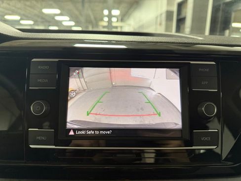 Used 2022 Volkswagen Taos S image 13