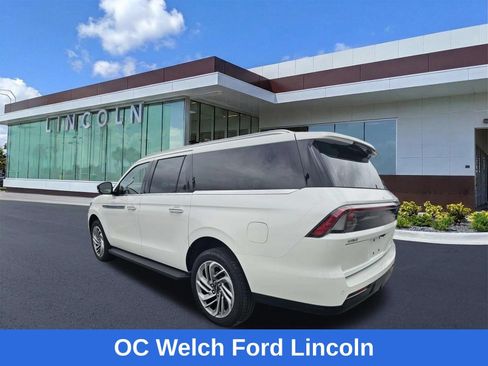 Used 2026 Lincoln Navigator L Premier AWD/4WD image 6