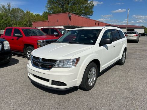 Used 2017 Dodge Journey SE FWD image 2