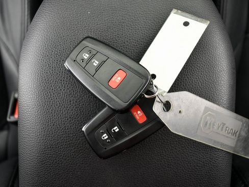 Certified 2022 Toyota RAV4 SE image 42