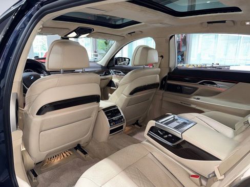 Used 2016 BMW 750i xDrive AWD/4WD image 9