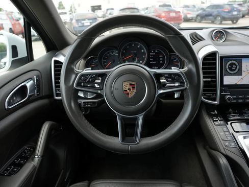 Used 2017 Porsche Cayenne AWD/4WD image 9