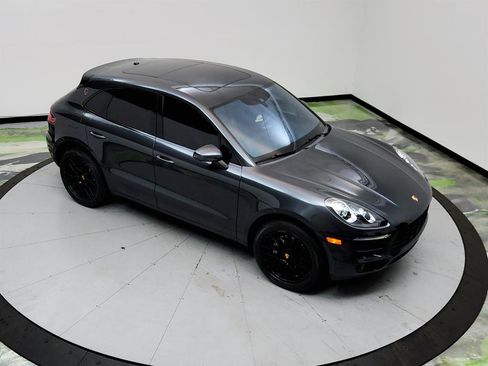 Used 2018 Porsche Macan S image 34
