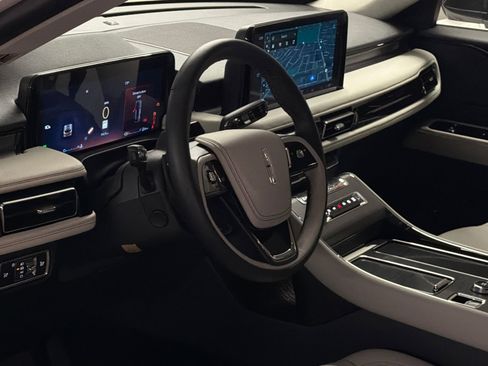 New 2026 Lincoln Aviator AWD image 17