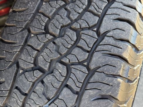 Certified 2024 Toyota Tacoma TRD Off-Road AWD/4WD image 14