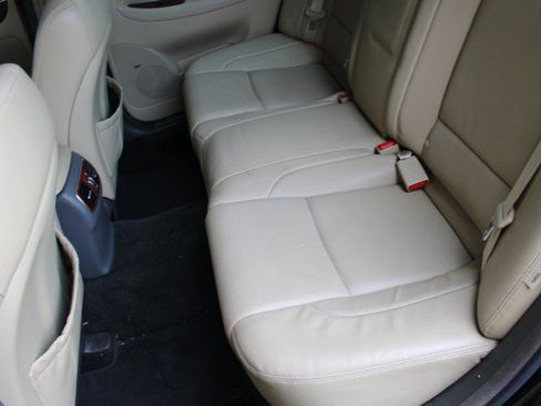 Used 2013 Hyundai Genesis 3.8 w/ Premium Pkg RWD image 4