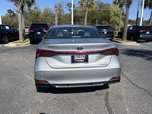 Used 2021 Toyota Avalon Limited w/ Advanced Safety Package image 9