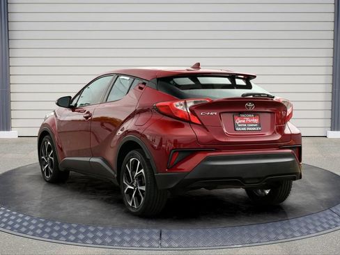 Used 2018 Toyota C-HR XLE FWD image 5