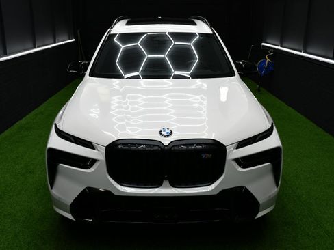 Used 2023 BMW X7 M60i AWD/4WD image 2