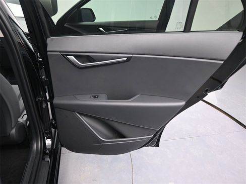 New 2026 Kia Niro LX image 21