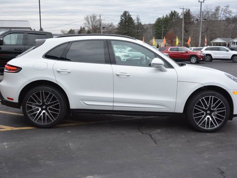 Used 2025 Porsche Macan Turbo image 3