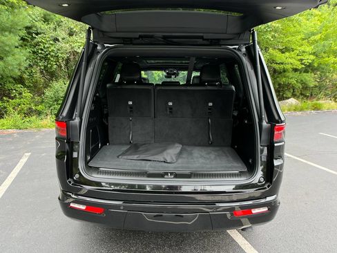 Used 2025 Jeep Wagoneer Series II w/ Premium Group I AWD/4WD image 25