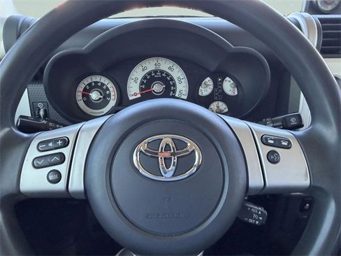 Used 2012 Toyota FJ Cruiser 4WD image 28