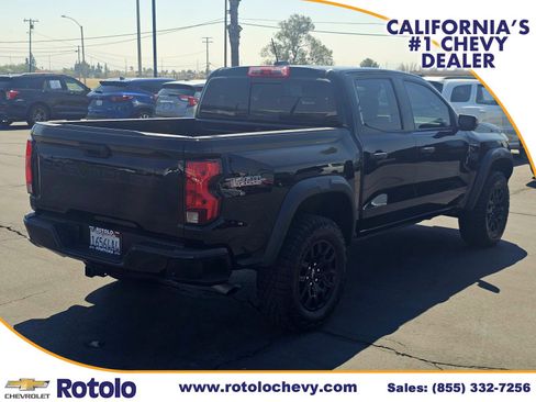 Used 2024 Chevrolet Colorado Trail Boss w/ Technology Package image 7